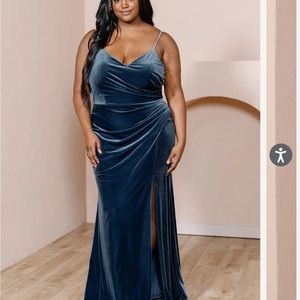 Revelry Rory Velvet Royal Blue Size 6